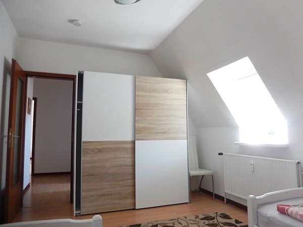 4_einzelbetten_schrank